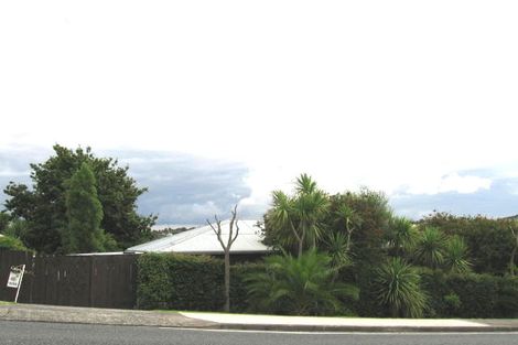Photo of property in 1082 Beach Road, Torbay, Auckland, 0630