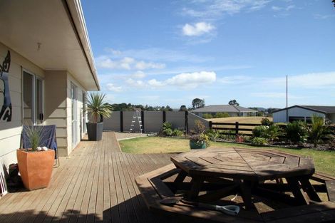 Photo of property in 2 Harrys Lane, Pukenui, 0484