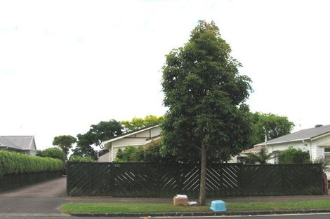Photo of property in 2/255 Meola Road, Point Chevalier, Auckland, 1022