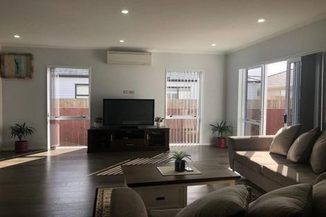 Photo of property in 17 Koroheke Road, Takanini, 2110