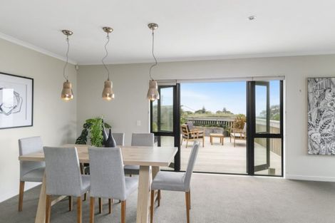 Photo of property in 16 View Road, Titahi Bay, Porirua, 5022