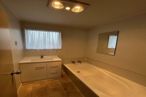 Photo of property in 1/220 Waitemata Drive, Ranui, Auckland, 0612