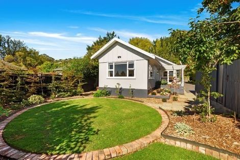 Photo of property in 215 Centaurus Road, Saint Martins, Christchurch, 8022