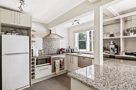 Photo of property in 96 Calliope Road, Stanley Point, Auckland, 0624