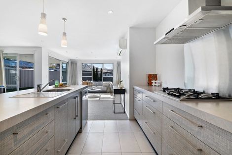 Photo of property in 12 Crabbe Place, Cromwell, 9310