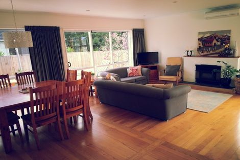 Photo of property in 10 Rimu Road, Mangere Bridge, Auckland, 2022