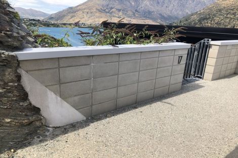 Photo of property in 17 Highlands Close, Queenstown, 9300