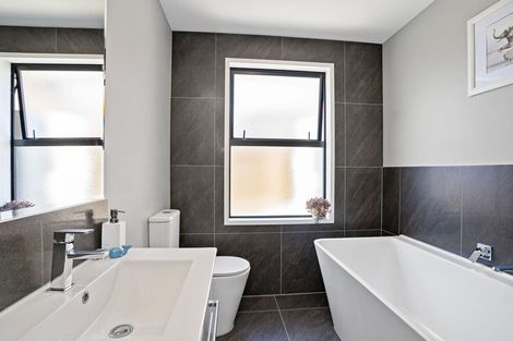 Photo of property in 39 Dow Square, Wigram, Christchurch, 8025