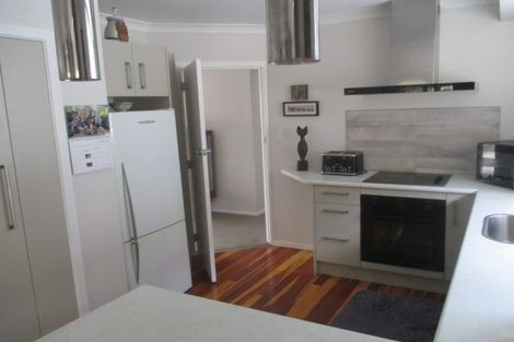 Photo of property in 30 Manor Drive, Stokes Valley, Lower Hutt, 5019