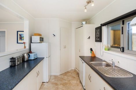 Photo of property in 62 Nash Parade, Foxton Beach, Foxton, 4815