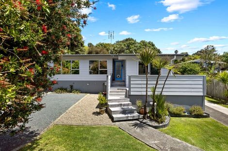 Photo of property in 7 William Hadlow Place, Hatfields Beach, Orewa, 0931