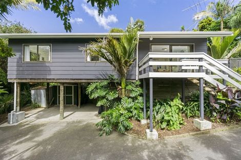 Photo of property in 2/71 Saddleback Rise, Murrays Bay, Auckland, 0630