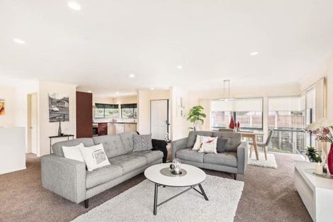 Photo of property in 23/23 Bush Lane, Northcote Point, Auckland, 0627