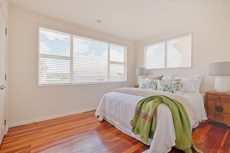 Photo of property in 1/46 Blakeborough Drive, Forrest Hill, Auckland, 0620