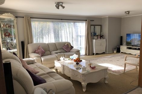 Photo of property in 10 Helvetia Drive, Browns Bay, Auckland, 0630