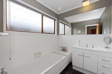 Photo of property in 14a Storey Avenue, Forest Lake, Hamilton, 3200