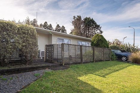 Photo of property in 2 Shaldon Crescent, Blagdon, New Plymouth, 4310