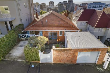 Photo of property in 4 Wesley Road, Kelburn, Wellington, 6012