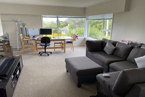 Photo of property in 1/8 Tobruk Crescent, Milford, Auckland, 0620