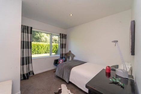 Photo of property in 3 Eagle Place, Martinborough, 5711