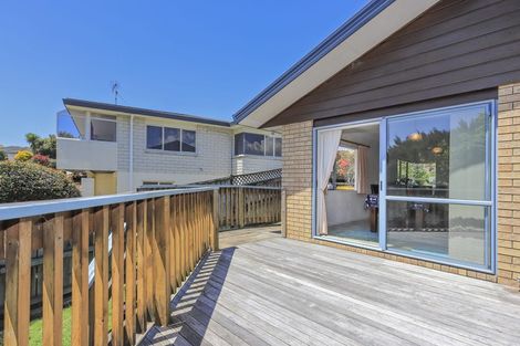 Photo of property in 25 Meadowviews Drive, Welcome Bay, Tauranga, 3112