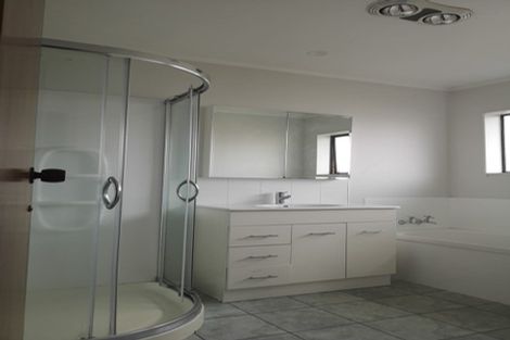 Photo of property in 19 Palmyra Way, Half Moon Bay, Auckland, 2012