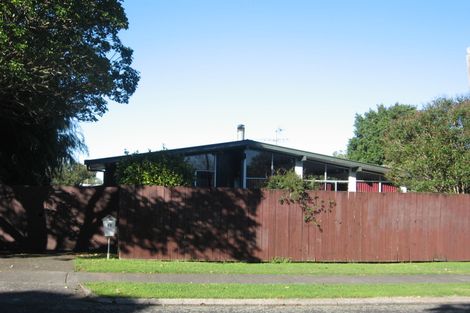 Photo of property in 11 Sunlands Drive, Manurewa, Auckland, 2102