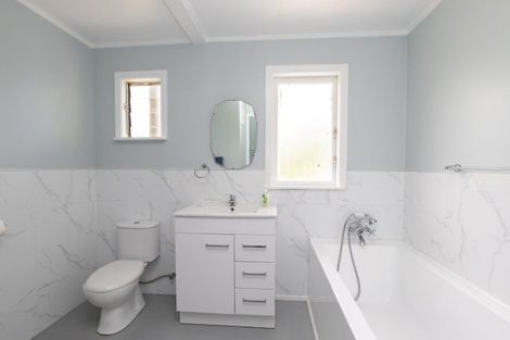 Photo of property in 21 Hayward Road, Ngatea, 3503