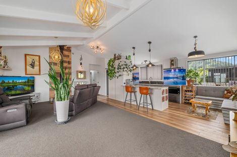 Photo of property in 32-34 Moana View Road, Waikawa, Picton, 7220