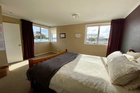 Photo of property in 6a Surrey Crescent, Hokowhitu, Palmerston North, 4410