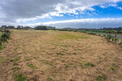 Photo of property in 92 Strathnaver Drive, Waikawa Beach, Manakau, 5573
