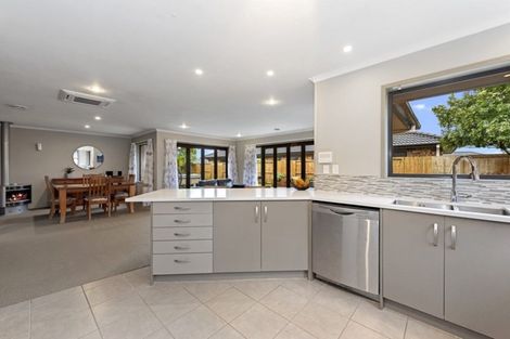 Photo of property in 6 Whitford Place, Rototuna North, Hamilton, 3210