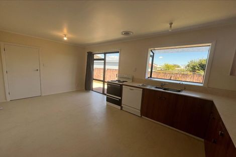 Photo of property in 15a Queenwood Road, Levin, 5510
