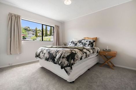 Photo of property in 1/11 Kupari Place, Totara Vale, Auckland, 0629