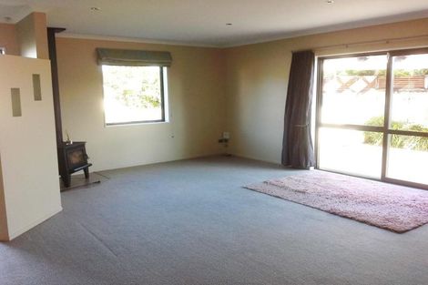 Photo of property in 3 Manuka Place, Whalers Gate, New Plymouth, 4310