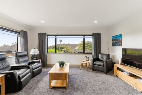 Photo of property in 53 Chesterfield Way, Orewa, 0931
