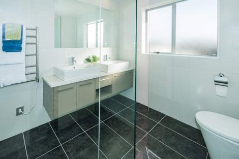 Photo of property in 3 Mulroy Place, Pinehill, Auckland, 0632