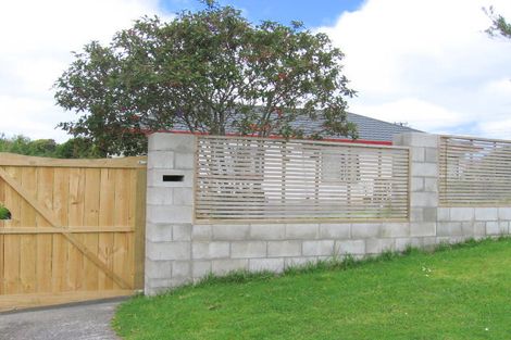 Photo of property in 66 Maywood Crescent, Glen Eden, Auckland, 0602