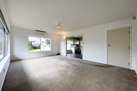 Photo of property in 2/3 Pinedale Place, Henderson, Auckland, 0610