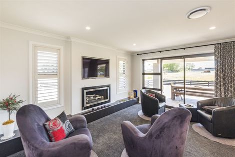 Photo of property in 20 Tula Lane, Kelvin Grove, Palmerston North, 4470