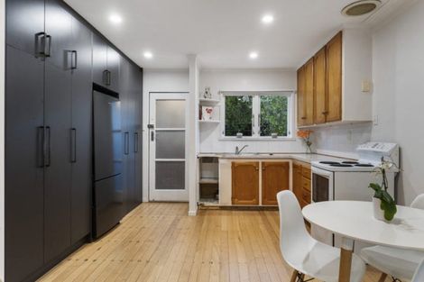 Photo of property in 1/420 Beach Road, Mairangi Bay, Auckland, 0630