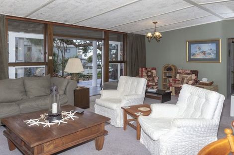 Photo of property in 8 Fishermans Bend, Whiritoa, Whangamata, 3691
