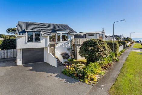 Photo of property in 279 Peka Peka Road, Peka Peka, Waikanae, 5391