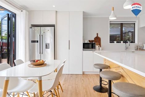 Photo of property in 17 Norton Park Avenue, Fairfield, Lower Hutt, 5011