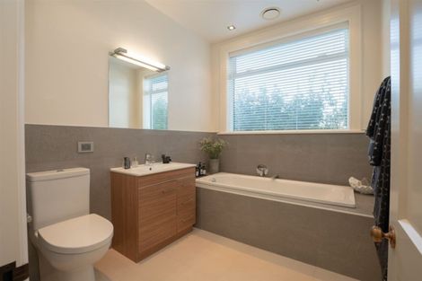 Photo of property in 15 Salmont Place, Kelburn, Wellington, 6012