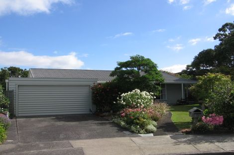 Photo of property in 12 Midway Avenue, Castor Bay, Auckland, 0620