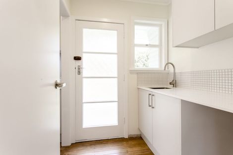 Photo of property in 54 St Leonards Road, Kelston, Auckland, 0602