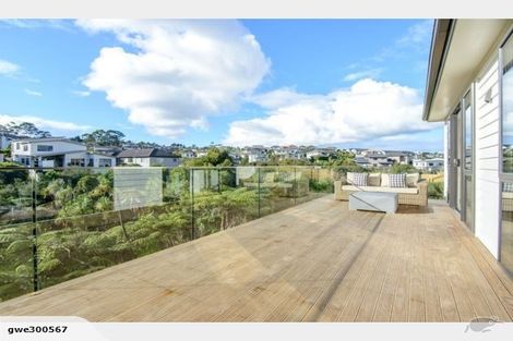 Photo of property in 30 Para Close, Fairview Heights, Auckland, 0632