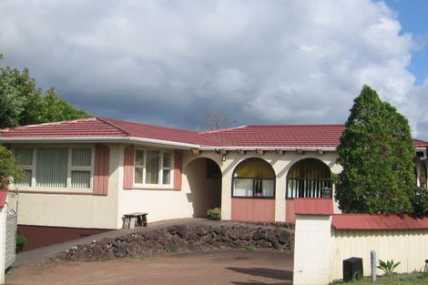 Photo of property in 866 East Coast Road, Northcross, Auckland, 0630