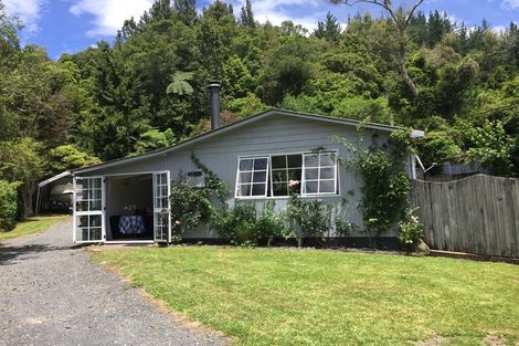 Photo of property in 7 Tombleson Road, Lake Rotoma, Rotorua, 3074